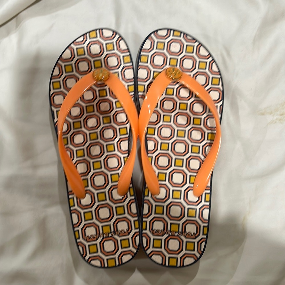 Tory Burch printed flip flops. Size 7. Like new condition